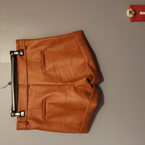 MICHEL Cdesign Cuffed Lined Lady's Shorts with 2 Pockets and Zippered Closure - Picture 2 of 7